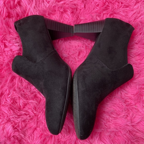 Rialto suede look button detail shoes (shoeties) in black size 9.5 - Picture 8 of 11